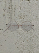 將影片載入圖庫檢視器並播放，22DEGREE EYEWEAR T1H
