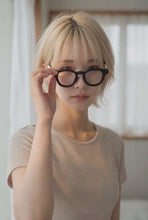 Load and play video in Gallery viewer, 22DEGREE EYEWEAR N25 snake bones version
