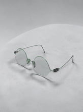 將影片載入圖庫檢視器並播放，22DEGREE EYEWEAR T1H
